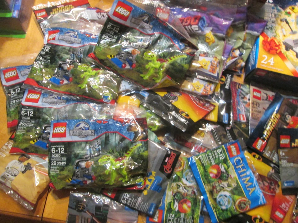 LEGO POLYBAG MINIFIGURES SERIES SET LOT AUTHENTIC COMPLETE YOUR COLLECTION DEAL - Image 3 of 4