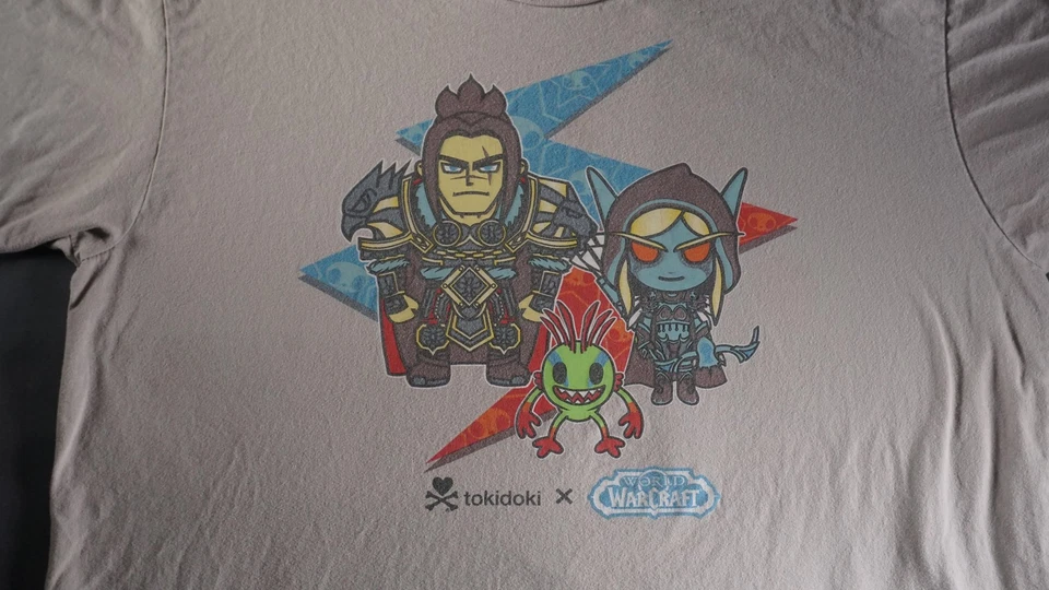 Camisa Tokidoki Para Hombre XL World of Warcraft Gris Sylvanas Varian Murloc Gamer Tee Foto 3 de 4