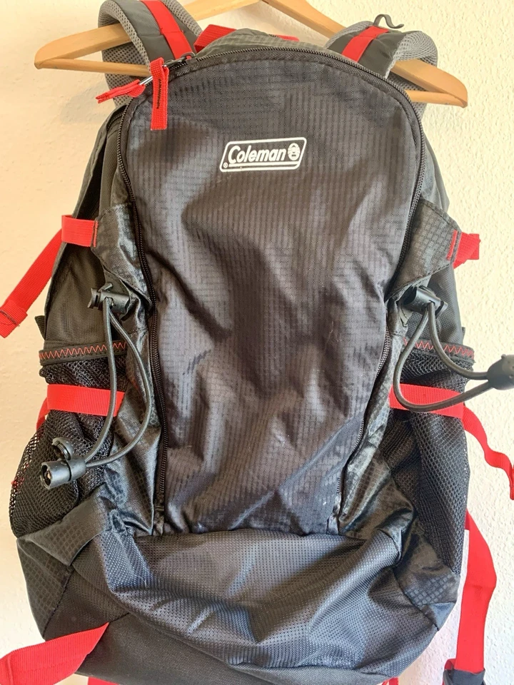 Coleman Marco Interior MOCHILA Camping Senderismo Negro y Rojo 22" Peso Ligero Foto 2 de 4