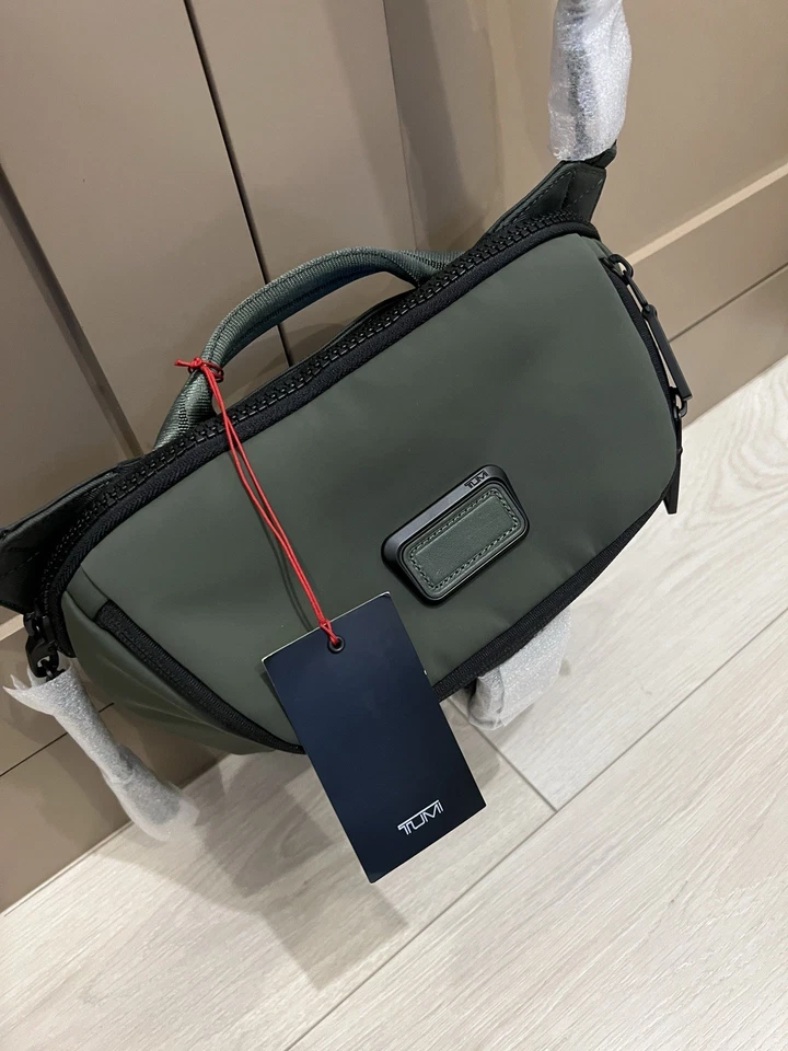 New Tumi DUNLAP Nylon Blend 12.0” Crossbody Sling Shoulder Bag Pack EDC Green - Image 2 of 4