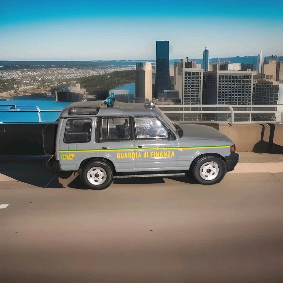 Land Rover Discovery  1 2.5 Tdi Guardia Di Finanza  1/43 artigianale - Immagine 4 di 4