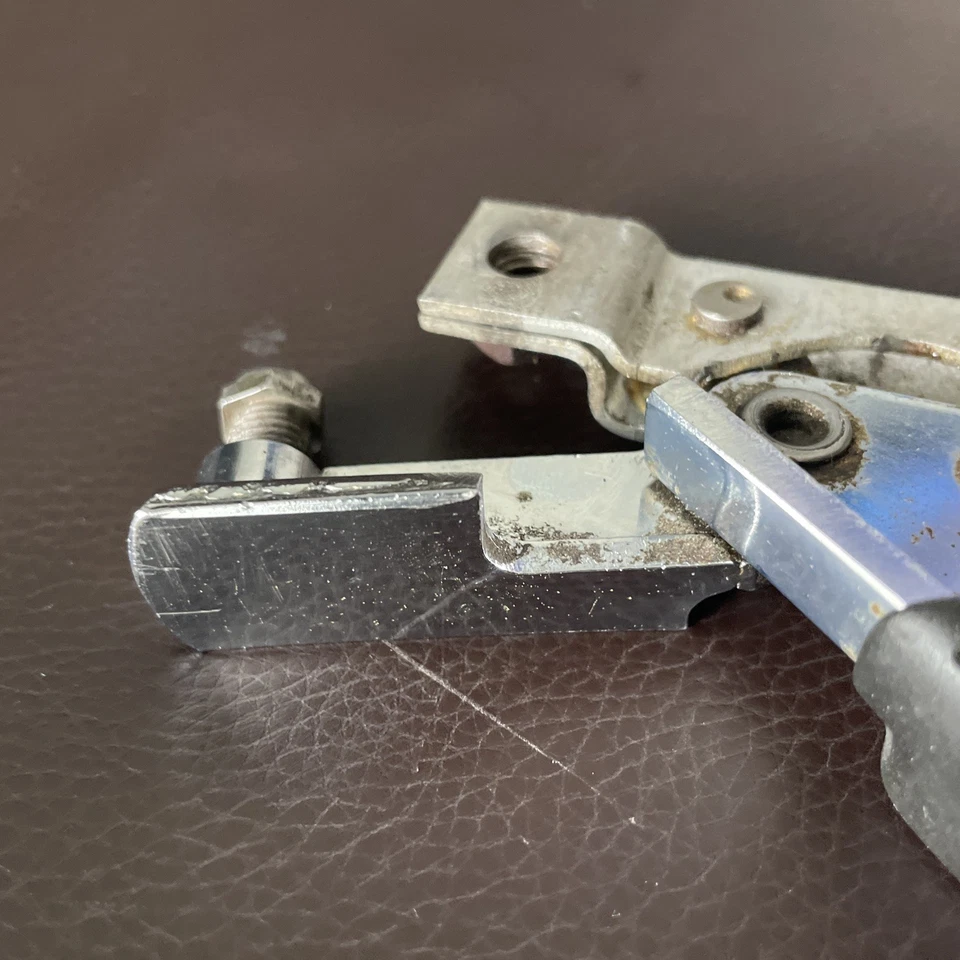 Cierre para Chevrolet Corvette 1968-1975 C3 convertible cabezal superior R H y centro Foto 4 de 4