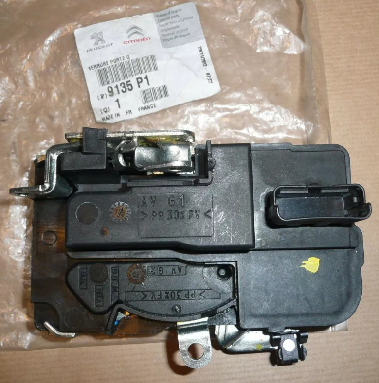Serrure de porte 9135.P1 d'origine PSA : l'excellence de la fermeture pour Peugeot 406