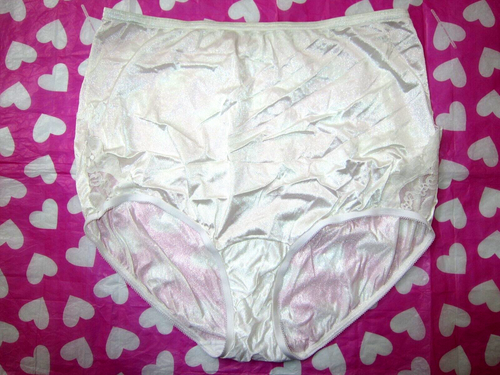 Vintage VANITY FAIR SECOND SKIN SATIN Floral Lace HI LEG BRIEF SILKY
