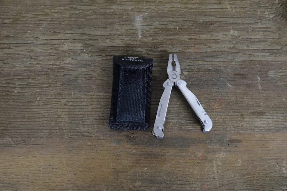 Alicate Winchester multifuncional aço inoxidável dobrável EDC ferramenta de bolso com bainha - Imagem 2 de 4