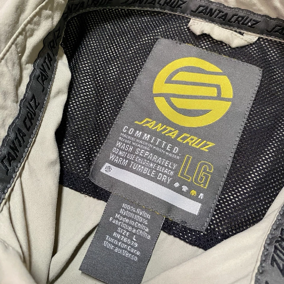 Santa Cruz Skateboard Shirt Men L Beige Collared Button Flap Pockets Streetwear - Image 4 of 4