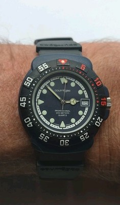 Vintage 1990 s Courreges 200m Professional Quartz Divers Watch Ref: 8217