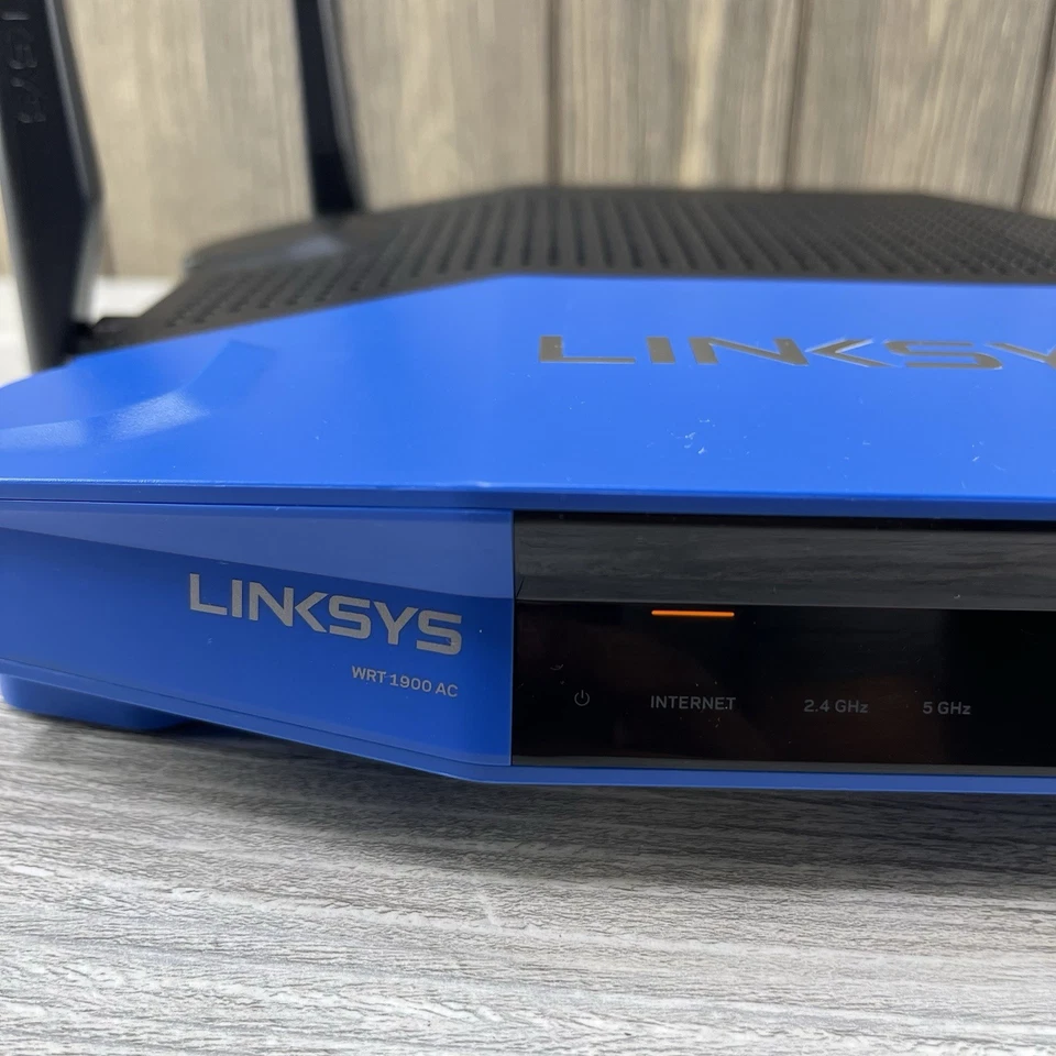Linksys WRT1900AC V2 1300 Mbps 4 Port Dual-Band Wi-Fi Router Tested Works - Image 3 of 4