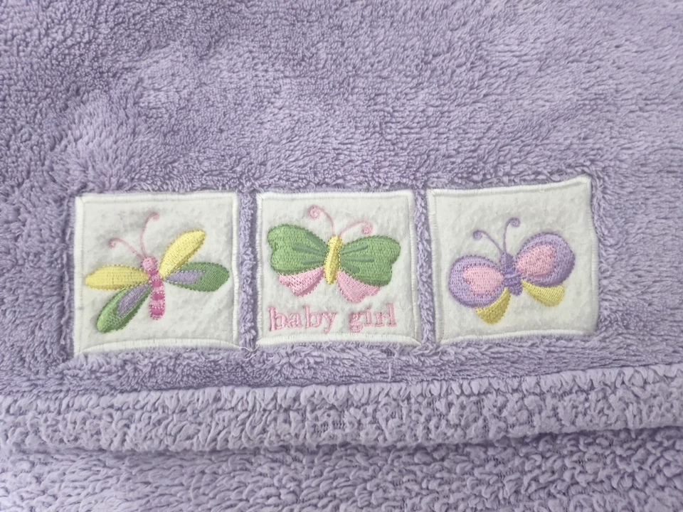 Manta polar mariposa púrpura bebé niña difícil de encontrar cuadrados blancos sin marca suave Lovey Foto 3 de 3