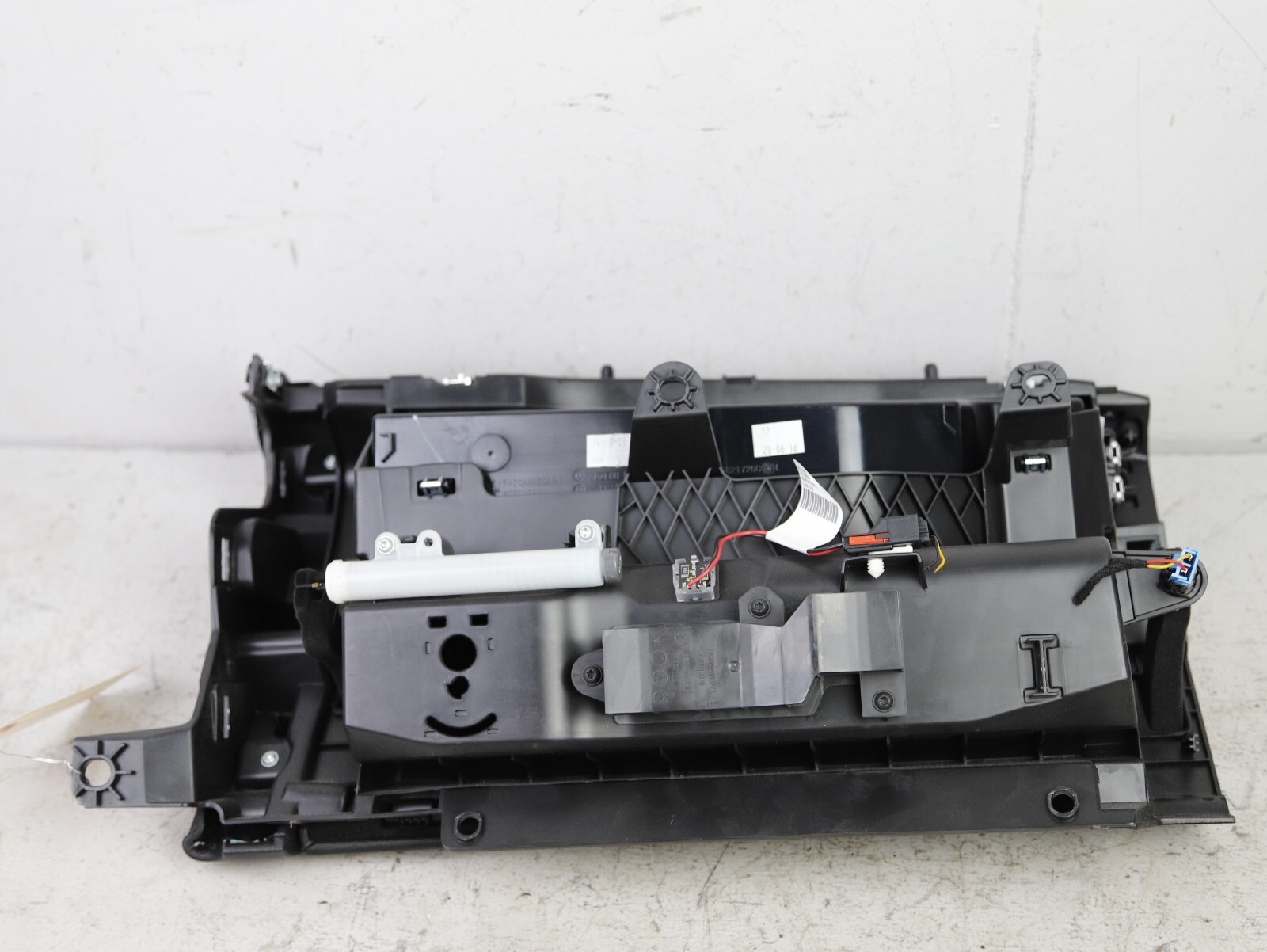 2014 - 2020 MASERATI GHIBLI DASH DASHBOARD GLOVE BOX STORAGE COMPARTMENT OEM 52K
