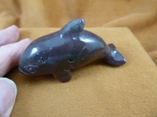 (Y-WHA-KI-732) Purplish brown jasper KILLER WHALE ORCA gemstone figurine whales
