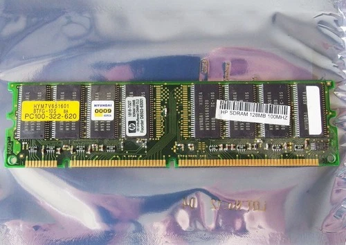 Hyundai HYM7V651601BTFG-10S / HP 1818-7327 128MB PC100 CL2 168-pin DIMM SDRAM