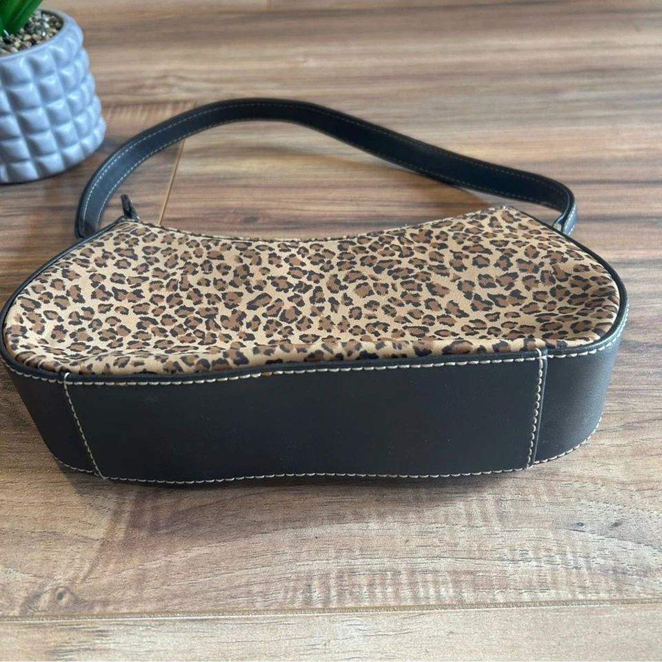 Bolso llamativo vintage Y2K Liz Claiborne mini estampado de leopardo años 2000 Foto 3 de 4