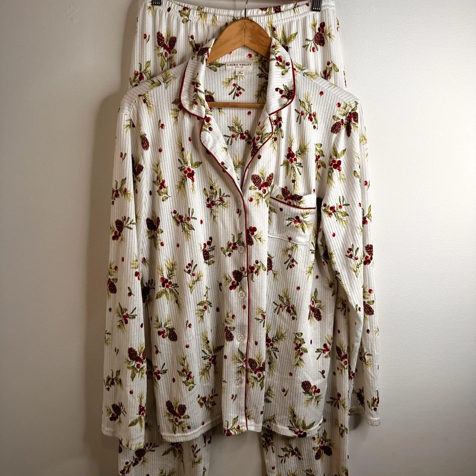 Laura Ashley Pajama Set Womens Medium Floral Pinecone Cozy Holiday Winter - Image 2 of 4