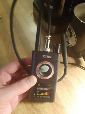 Brand New EMF (Electronic Frequency) Spy Cam/Mic Detector