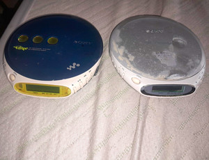 Sony Walkman D-EJ360 Navy Blue Sony Walkman D-EJ368C Silver