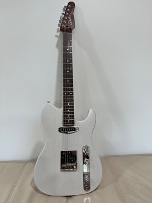 Godin Stadium HT transparent white, upgrades and gig bag