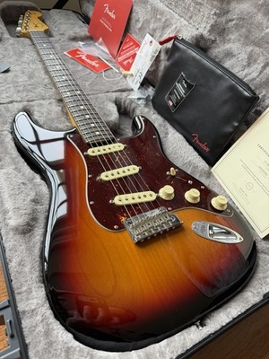 2022 Fender American Professional II Stratocaster Rosewood - 3 Tone Sunburst