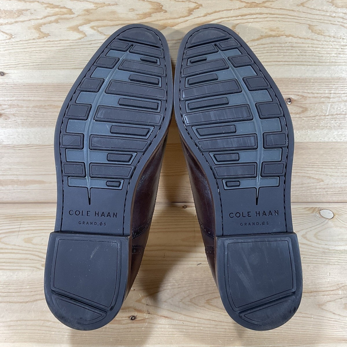 Cole Haan Grand OS Hamilton Plain Toe Oxford Dress Shoes
# C23764
Men’s 11
Brown Amazon.com | Grand+ Plain Toe Oxford | Oxfords main image 2