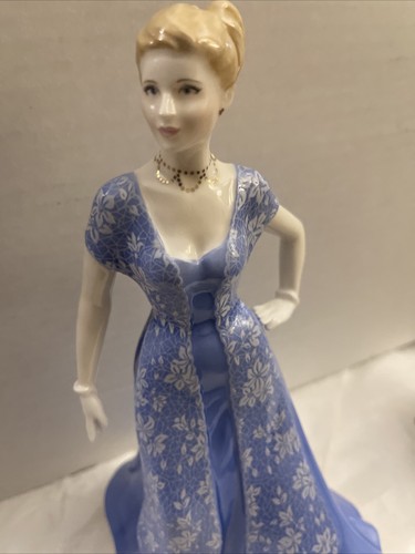 Royal Worcester England -Eleanor - Figurine, 2003 Limited Editions In Excellent - Picture 2 of 11