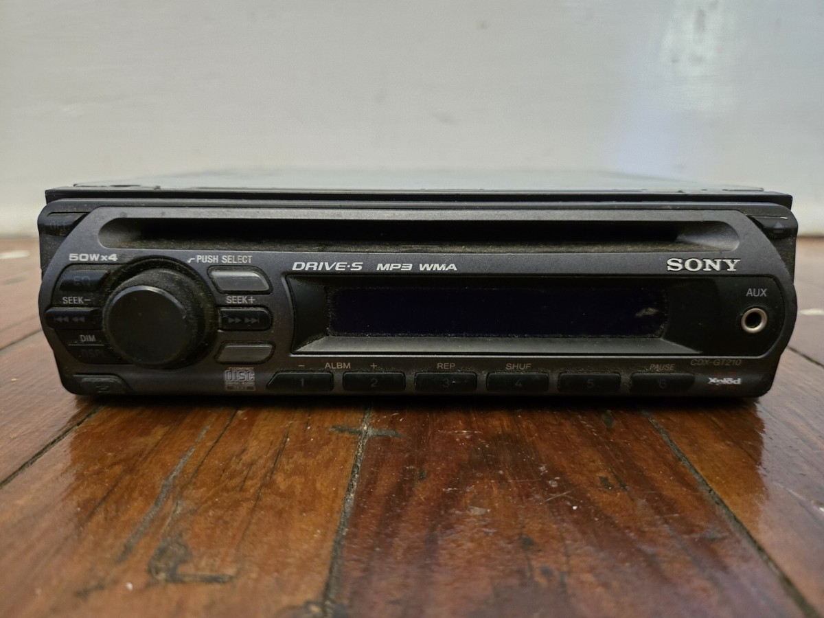 SONY Xplod CDX-GT210 Stereo Radio AM/FM CD Player Vintage w