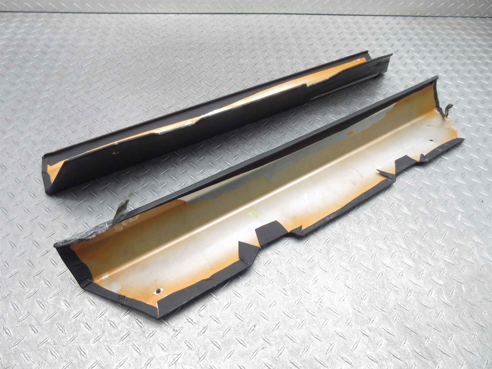 2008 Ferrari F430 Spider 68137800 68137900 Interior Door Sill Panel Left Right