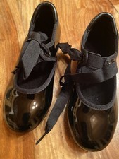 tap shoes