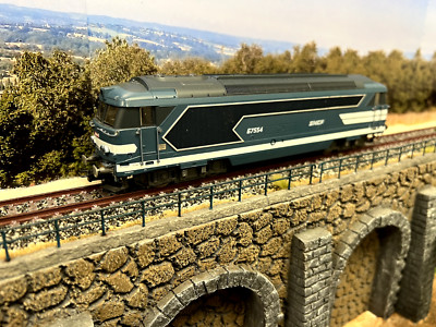 4 LOCOMOTIVES BB SNCF Jouef et Lima Ho 1/87 EUR 0,99 - FR