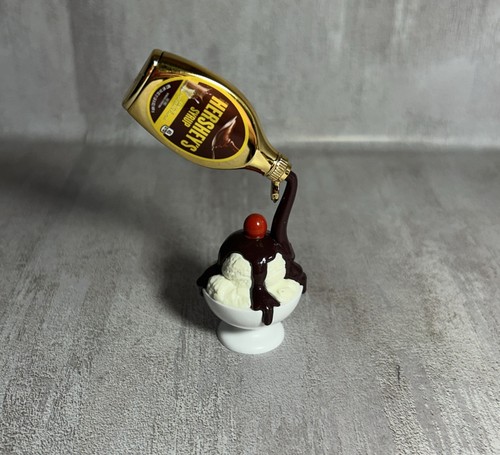 Gold Frozen Moments Hershey’s Syrup Ice Cream Sundae Zuru Mini Brands Series 4 - Picture 2 of 9