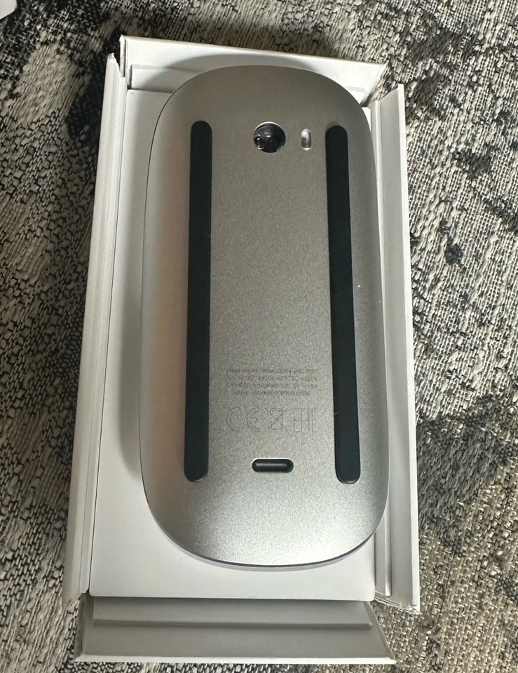 Apple Magic Mouse Wireless USB-C Multi-Touch Surface In White MXK53AM/A (A3204) - Image 3 of 4