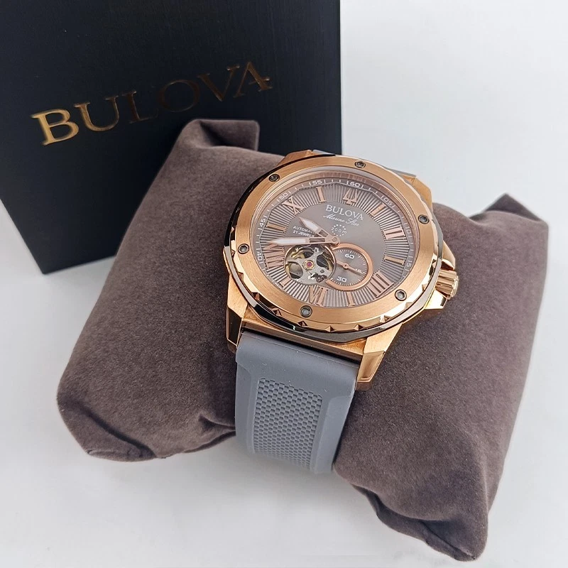 Reloj para hombre Bulova Marine Star A automático esfera gris correa de goma roja 98A228 45 mm Foto 2 de 4