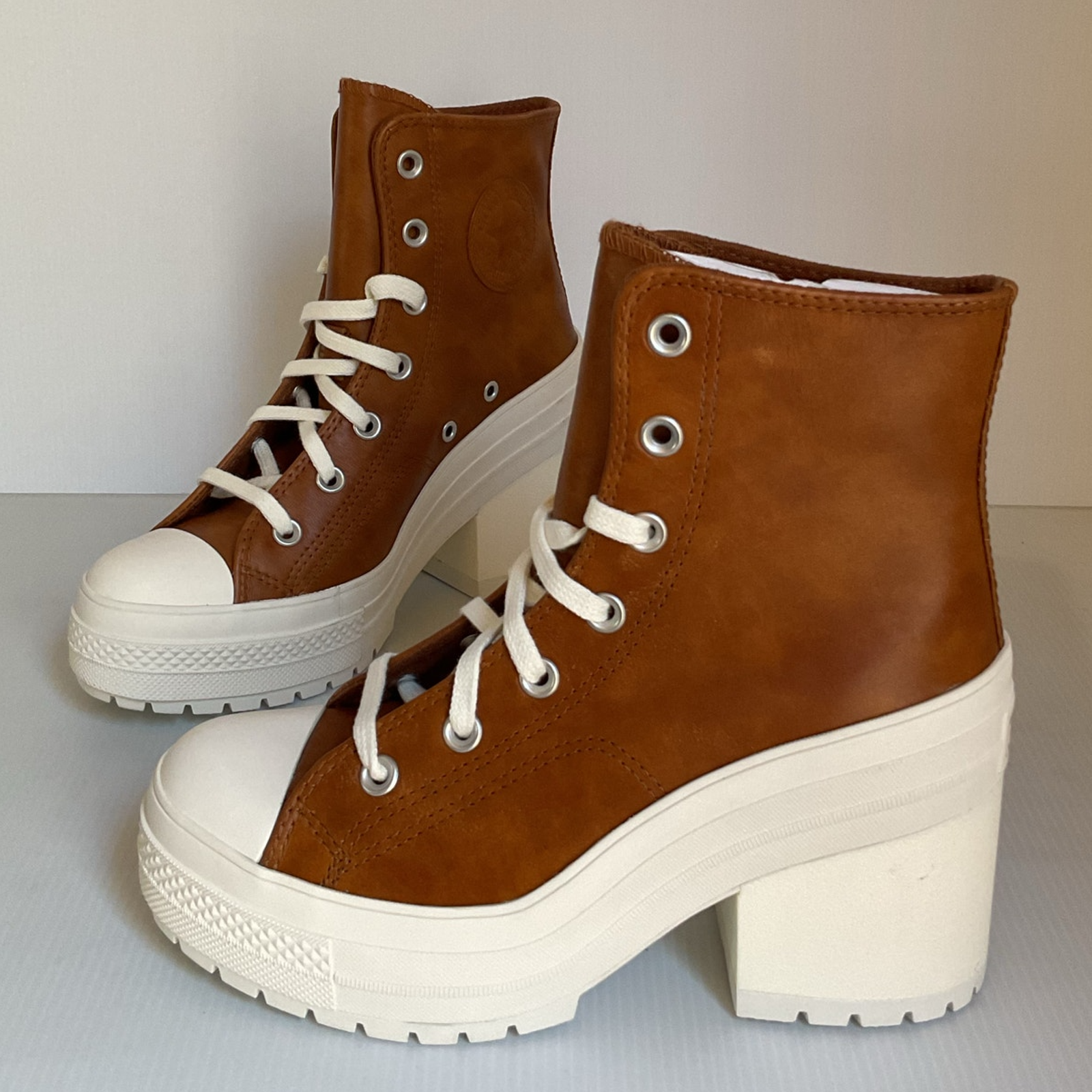 Converse Chuck Taylor Brown Leather Heeled Sneakers Women 7 Men 5-image