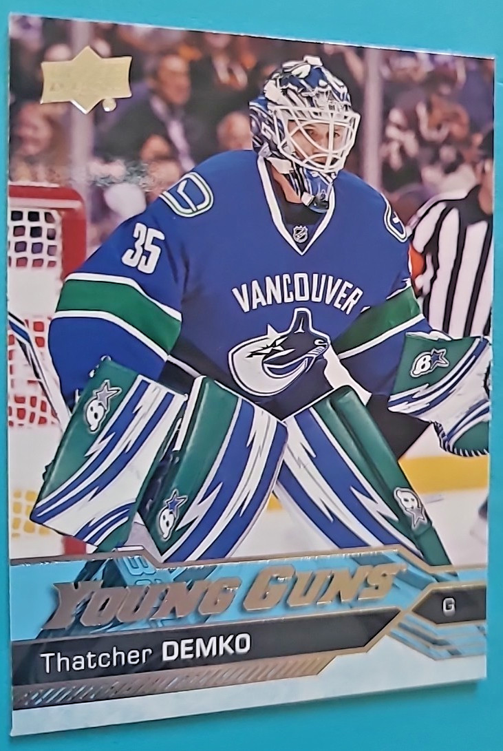 2016-17 Thatcher Demko Upper Deck Young Guns Rookie RC #472