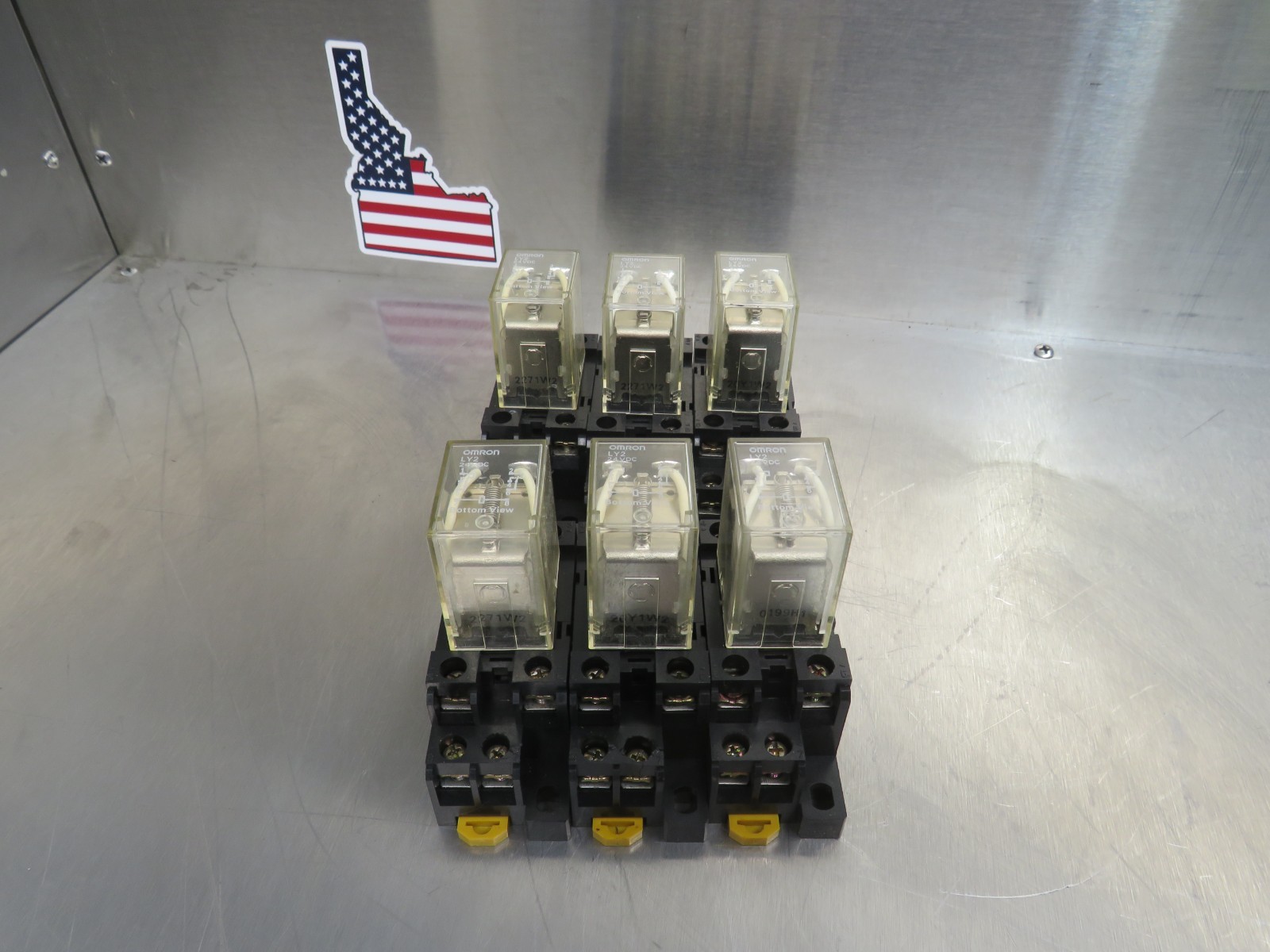 Omron LY2 24VDC Relay W/ Socket Lot of 6!