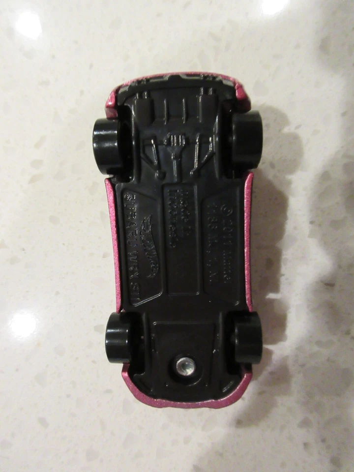 Coche de carreras de juguete Hot Wheels Subaru WRX STI Pink Nightburnerz 1:64 Diecast 2011 Foto 4 de 4