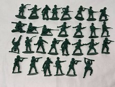 LOT OF 29 WWII US ARMY INFANTRY GREEN PLASTIC TOY SOLDIERS 2"