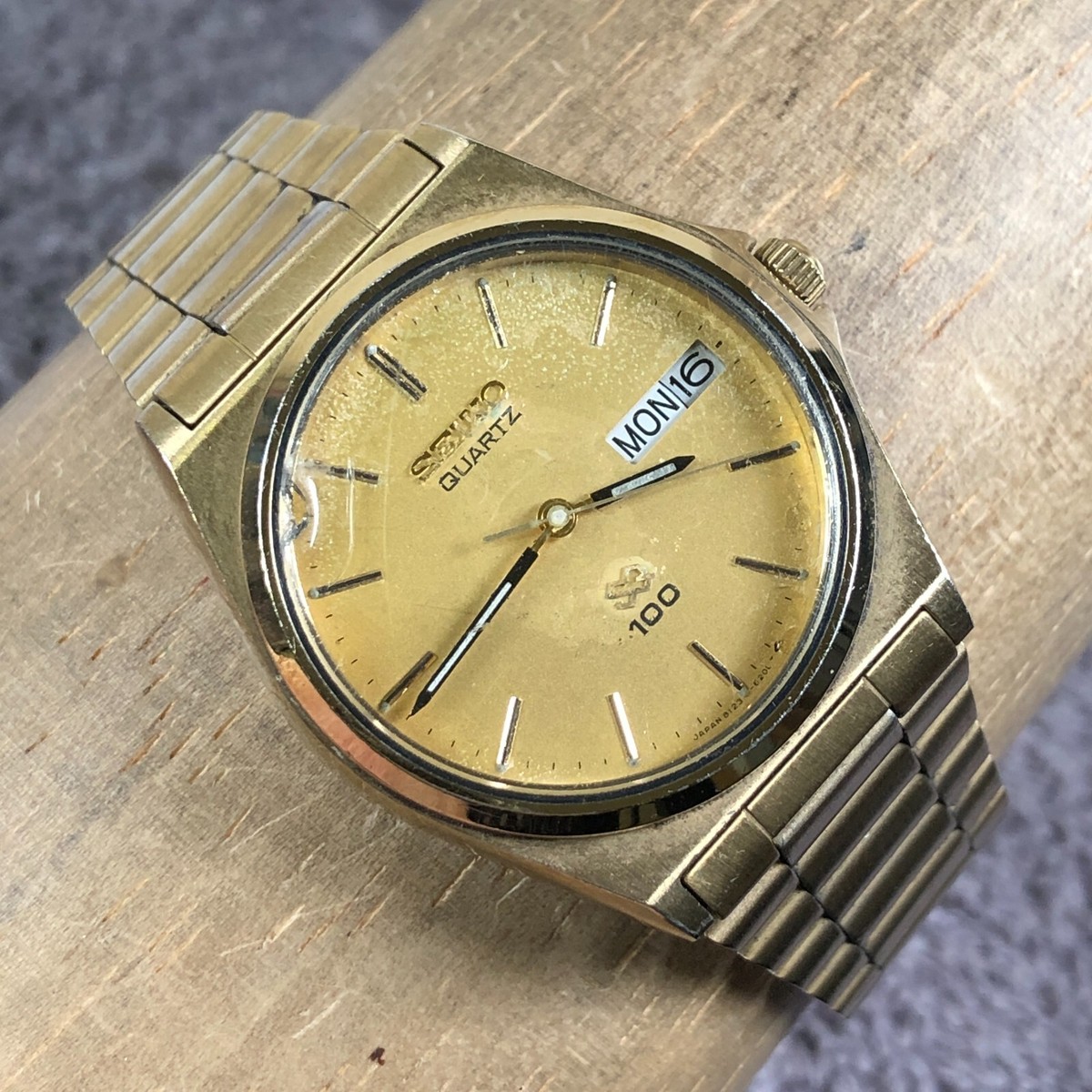 アンティーク! SEIKO SQ 8123-5270 メンズ　腕時計 WTS] Vintage Seiko SQ Quartz - 8123-5270 - Sunburst Navy