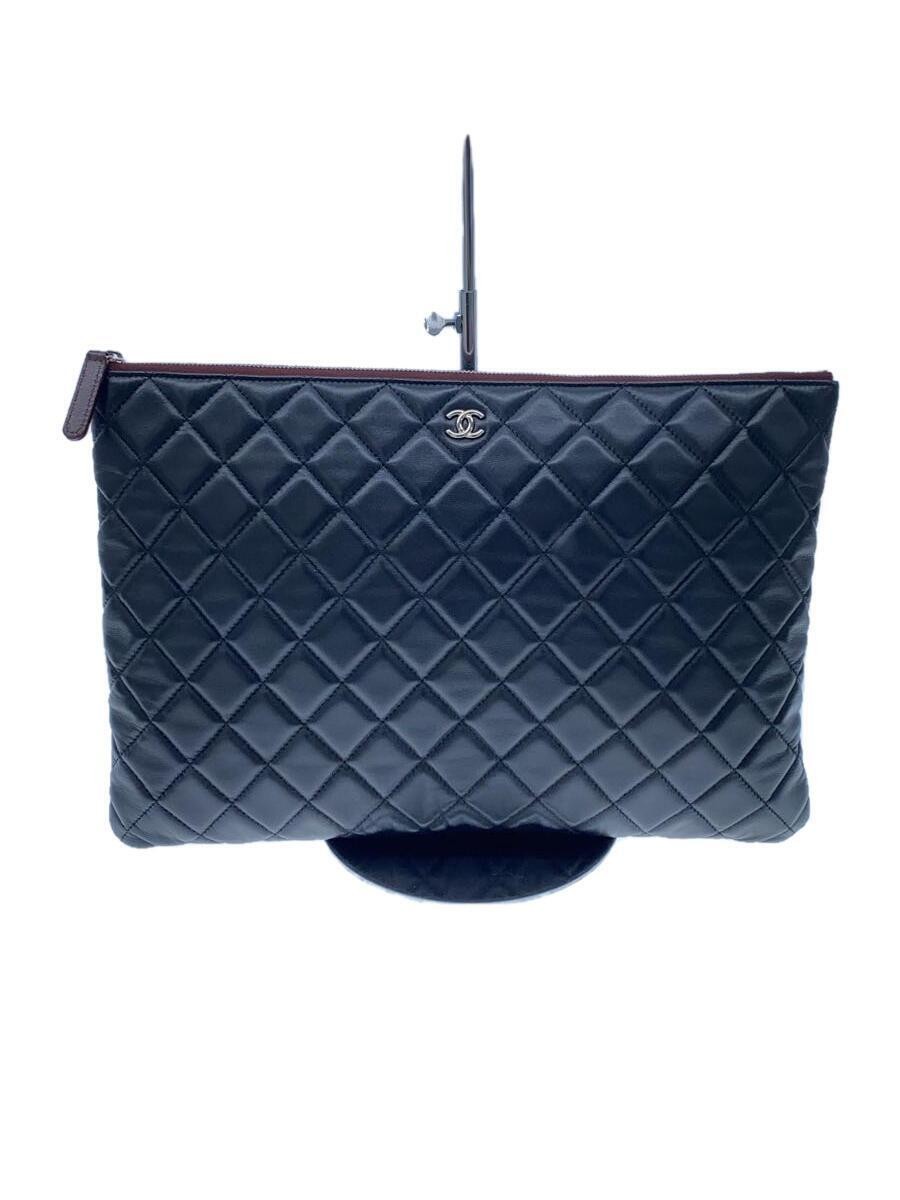 CHANEL Lambskin Matelassé Leather Clutch Bag in Black