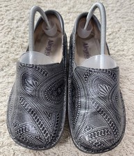 Alegria Debra Gray Tooled Paisley Slip On Comfort Nursing Shoes Euro 39 US 8-8.5