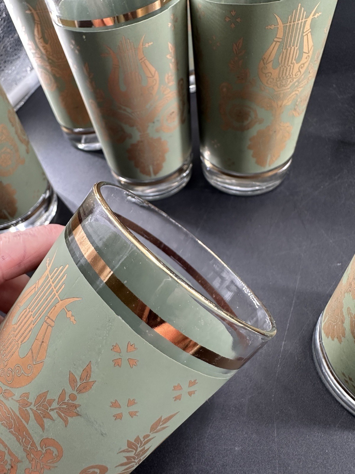 Jeanette Glass Co Laurel & Lyre 8 Piece Glass Set with Holder Vtg Green & Gold