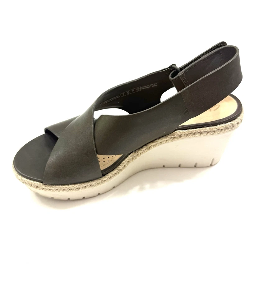 Sandalias artesanales Clarks para mujer cuñas cómodas moda verdes talla 6,5/37 ($) - Imagen 2 de 4