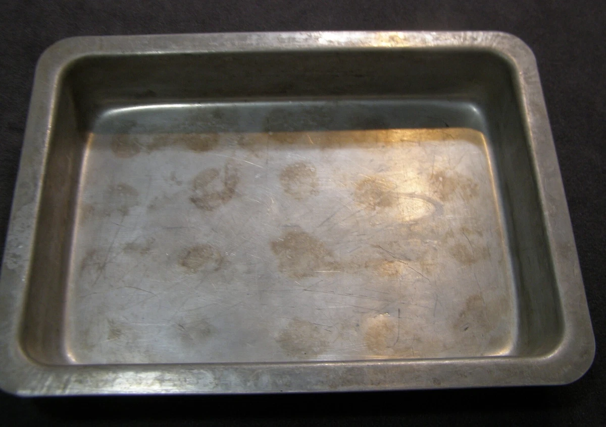 Wear Ever Air Bake Sheet Cake Pan Insulated Aluminum w/ Cover