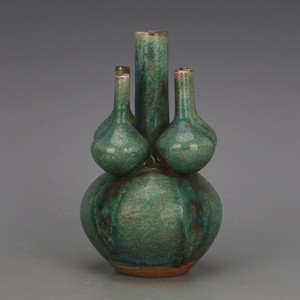 Beautiful Chinese Song Dynasty Longquan Kiln Porcelain Calabash Vase