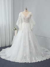 Vintage A Line V Neck Wedding Dresses Lace Appliques Backless Bridal Gowns