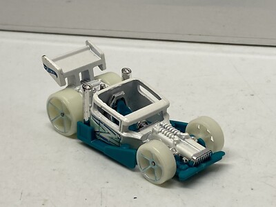 Hot Wheels Bone Speeder weiß 2017 Mattel ohne OVP