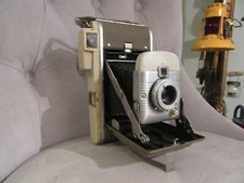 Vintage Polaroid Land Camera Model 80B Highlander Looks Great
