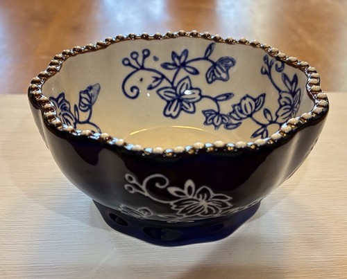Temp-tations Temptations Bakeware 4 oz Floral Lace Blue Serving Scalloped Bowl - Picture 4 of 7