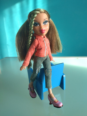 ''BRATZ DOLL'', ''MGA'' YASMIN ''Tokyo a Go-Go'', Modell 2004, Höhe 25 cm.