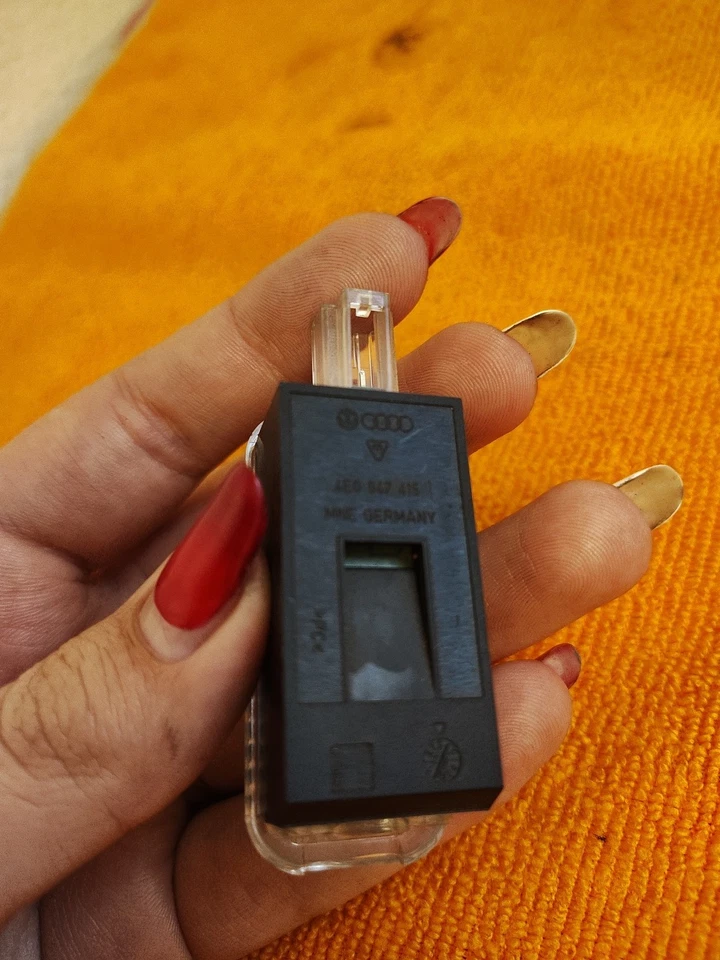 2011-2013 Audi A4 LED Interior Footwell Light - Image 2 of 2