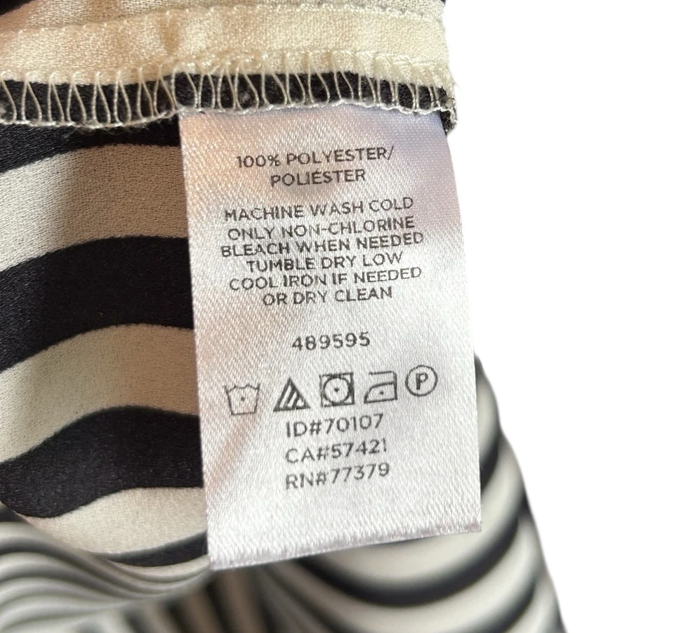 Blusa ligera con botones Loft Plus L/S para mujer talla 26 negra blanca a rayas Foto 4 de 4